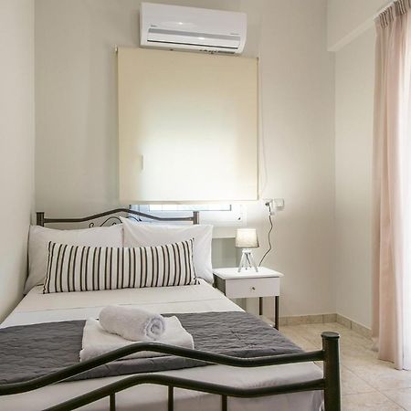 Elyzabeth Garden Apartment อายิโอสนิโกลาโอส ภายนอก รูปภาพ
