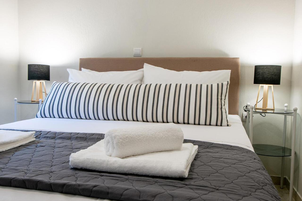 Elyzabeth Garden Apartment อายิโอสนิโกลาโอส ภายนอก รูปภาพ